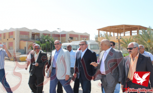 بالصور..عبدالعزيز يعلن تنسيقه مع رئيس الوزراء بالغردقة